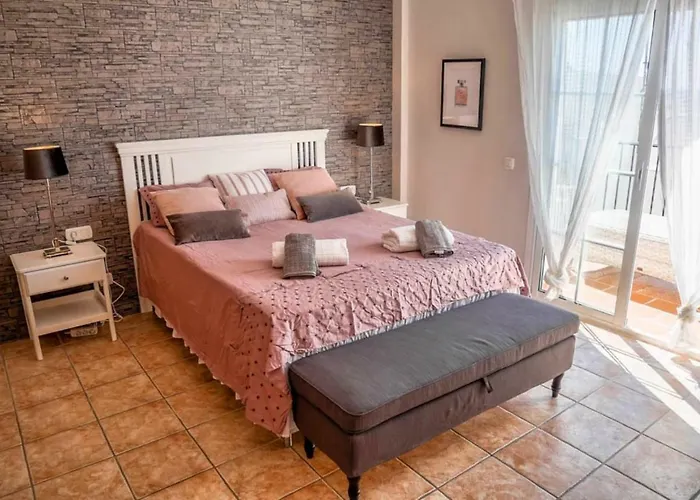 Beautiful Private Roof Terrace *