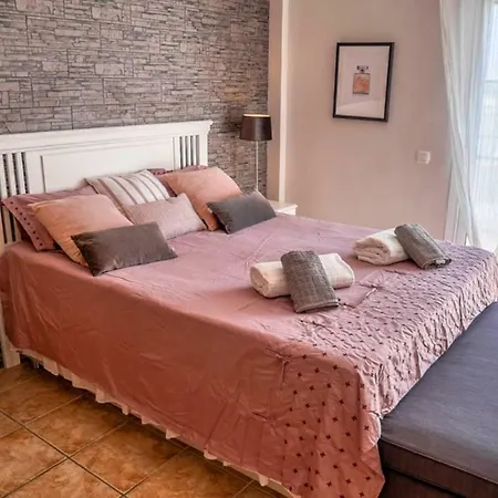 Beautiful Private Roof Terrace *